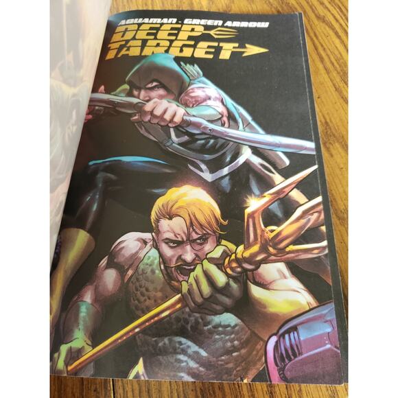 Aquaman/Green Arrow - Deep Target by Brandon Thomas: Used TPB - Picture 3 of 6